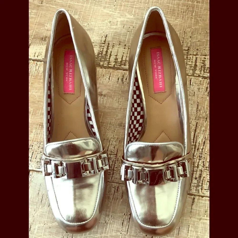 New! Isaac Mizrahi silver patent leather heels 6